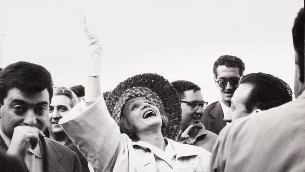 Marlene Dietrich a su llegada a Madrid. 1960